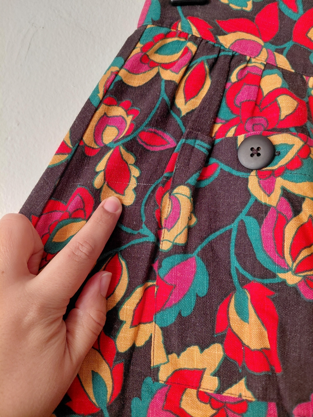 MODCLOTH Floral Linen Blend Skirt Black Pink Red Yellow - Picture 9 of 9